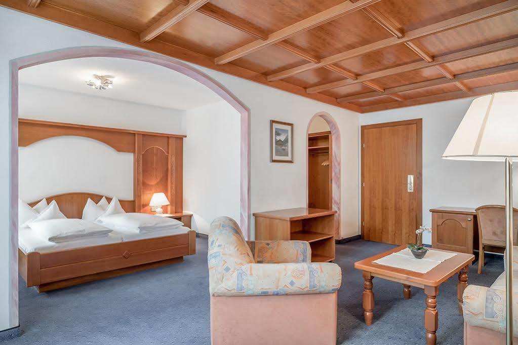 Wellness & Relax Hotel Milderer Hof ノイシュティフト・イム・シュトゥーバイタール エクステリア 写真