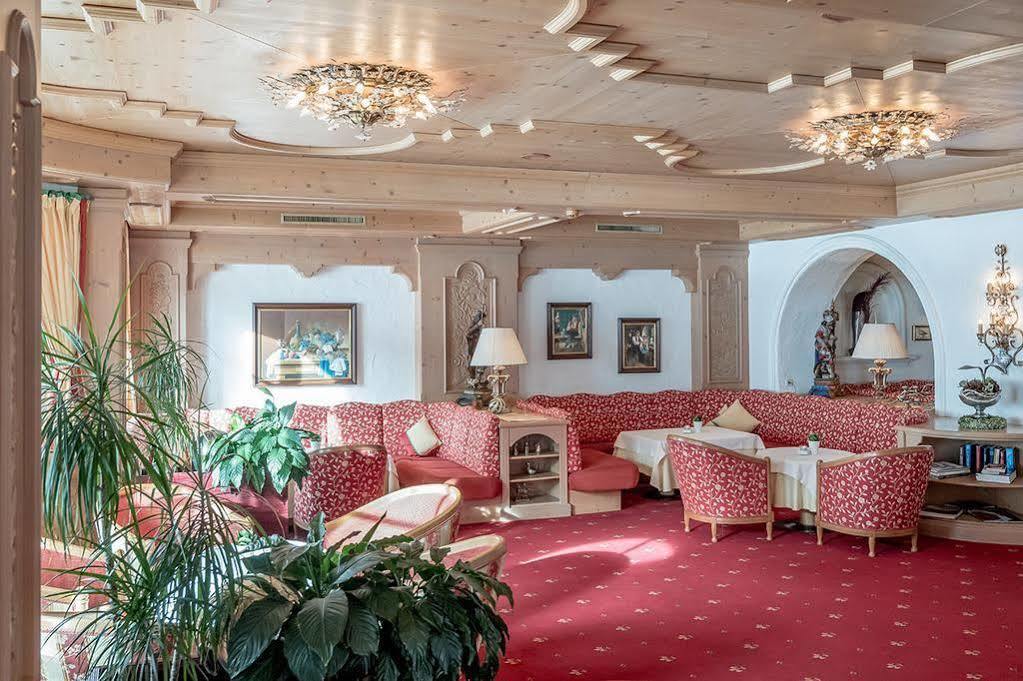 Wellness & Relax Hotel Milderer Hof ノイシュティフト・イム・シュトゥーバイタール エクステリア 写真